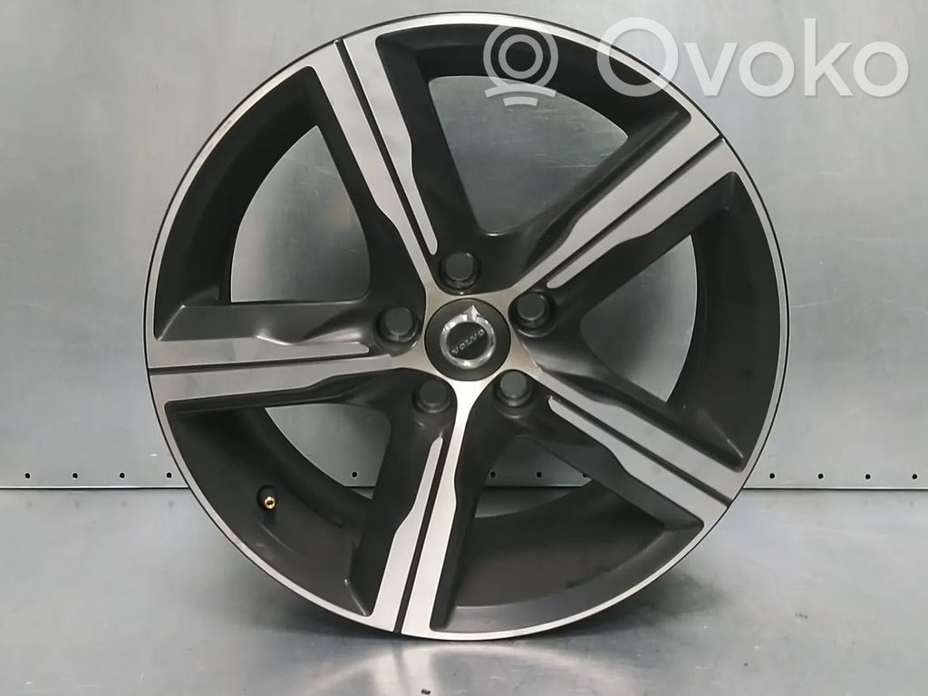Volvo V40 Jantă aliaj R17 