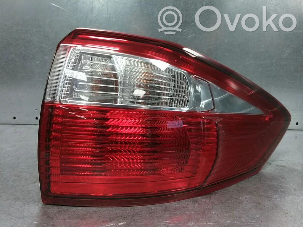 Ford C-MAX II Rear/tail lights 