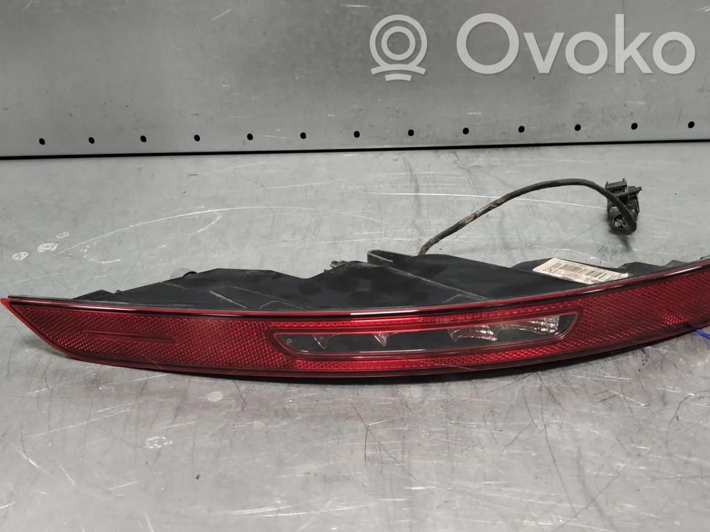 Peruutusvalo   95B945725D,95B945725AA