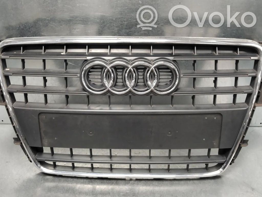 Audi A5 8T 8F Etupuskurin ylempi jäähdytinsäleikkö 
