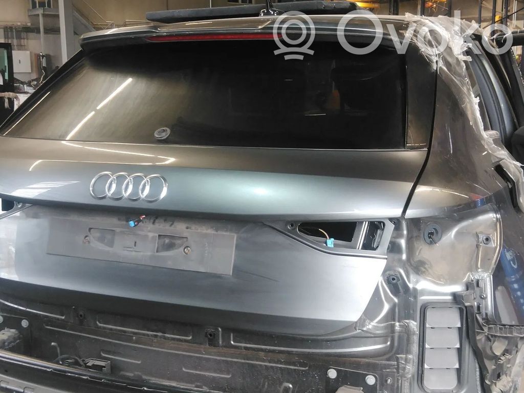 Audi A3 8Y Puerta del maletero/compartimento de carga 