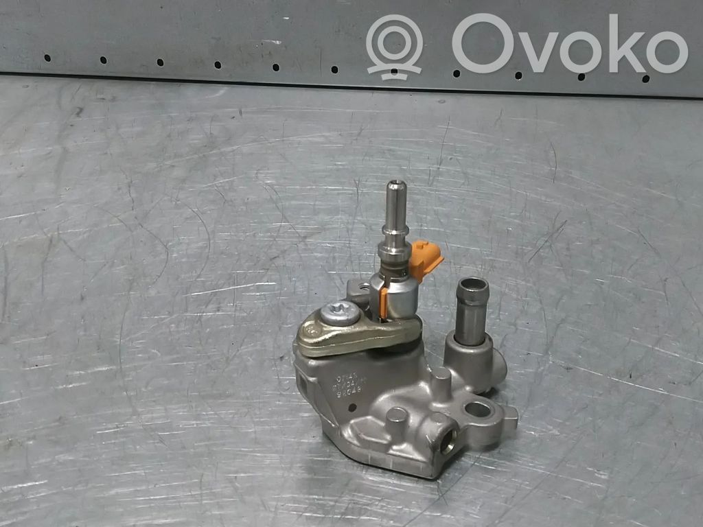 Opel Movano B Wtryskiwacz paliwa 