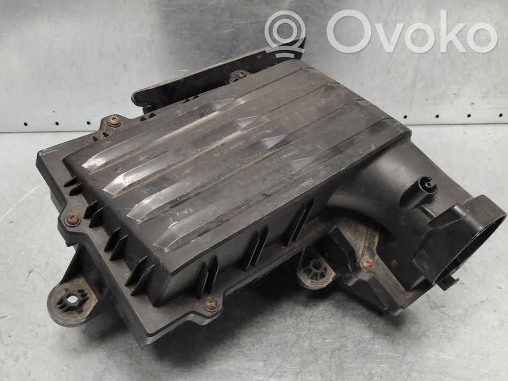 Volkswagen Polo VI Obudowa filtra powietrza 