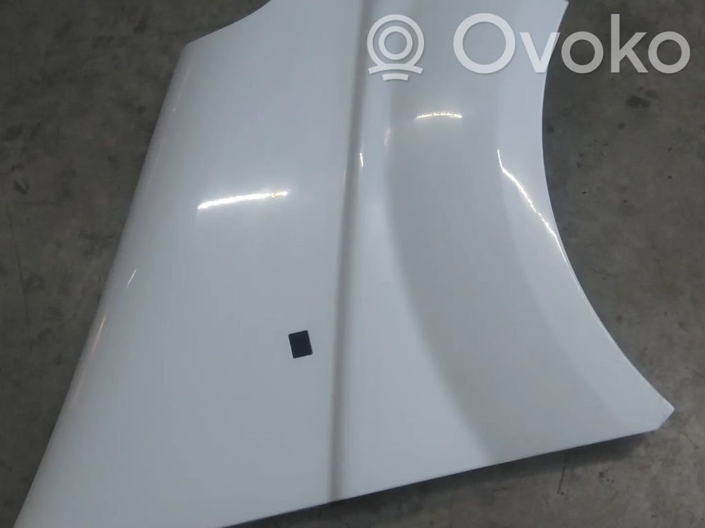 Opel Vivaro Błotnik przedni 