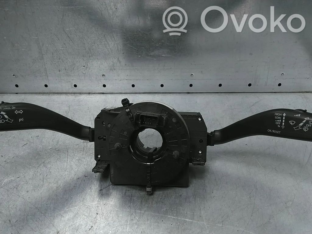 Skoda Fabia Mk2 (5J) Leva/interruttore dell’indicatore di direzione e tergicristallo 