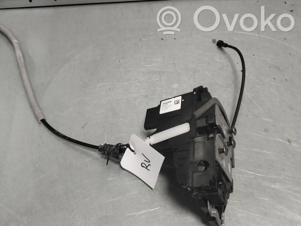 Volvo XC40 Încuietoare ușă față 