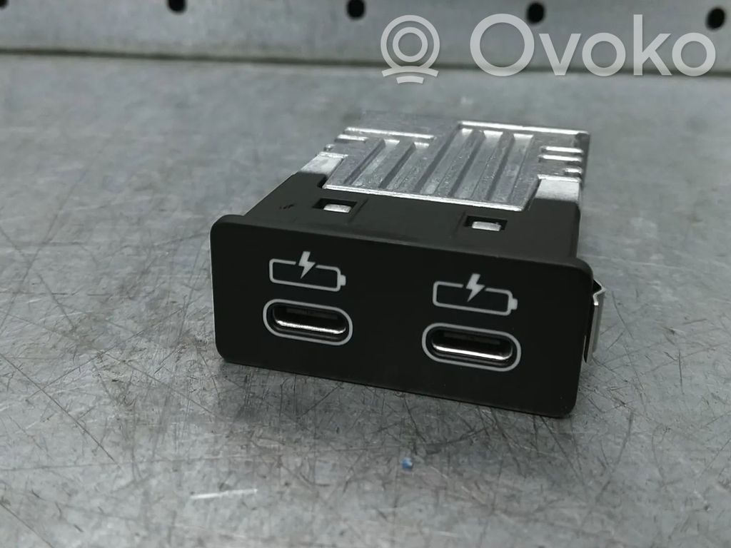 BMW 4 G22 G23 G24 G26 Bullone fissaggio ruota di scorta 