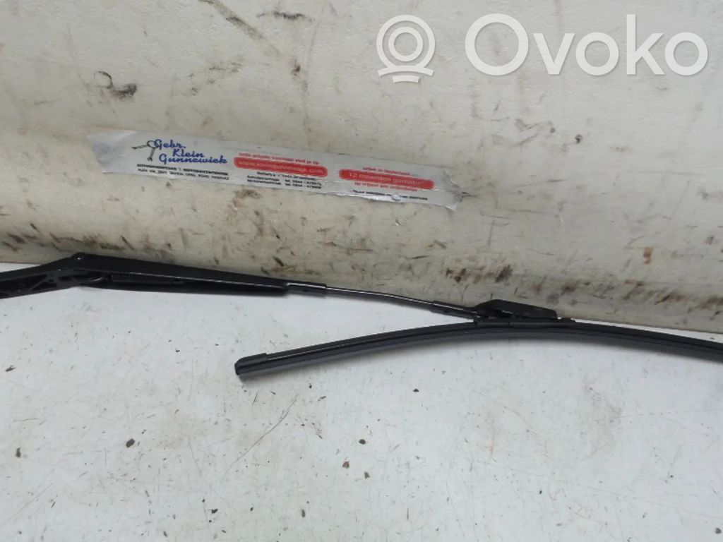 Volkswagen Beetle A5 Brazo del limpiaparabrisas delantero