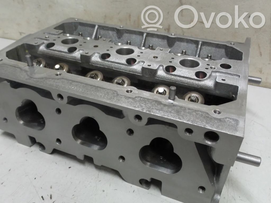 Volkswagen Polo Engine head