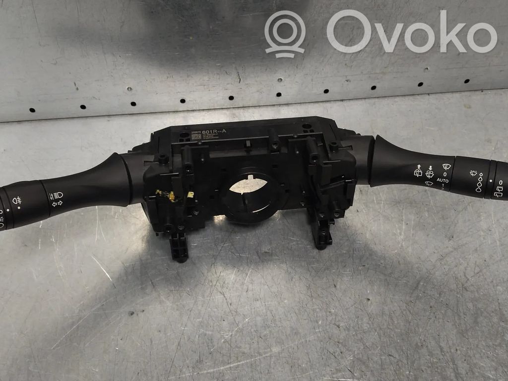 Renault Captur II Bloc semnalizator și ștergător parbriz