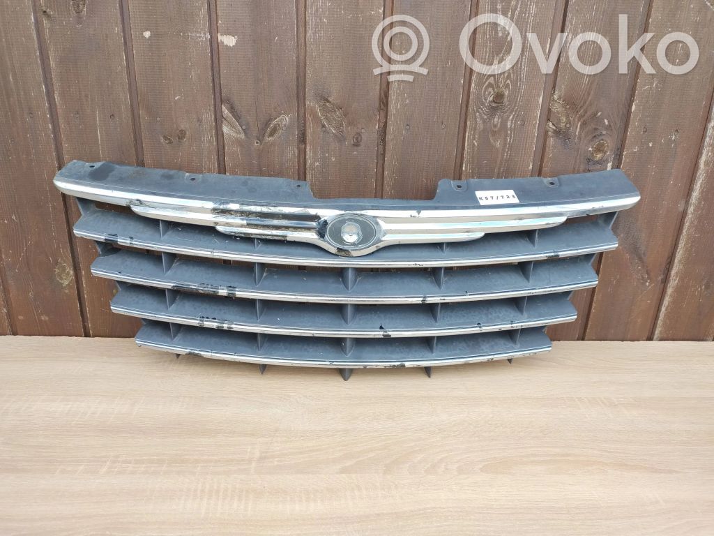 Chrysler Voyager Maskownica / Grill / Atrapa górna chłodnicy 