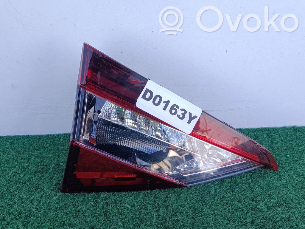 Skoda Superb B8 (3V) Lampă spate în capacul portbagajului 