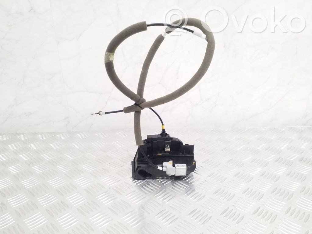 Nissan Qashqai Priekšpusē slēdzene 