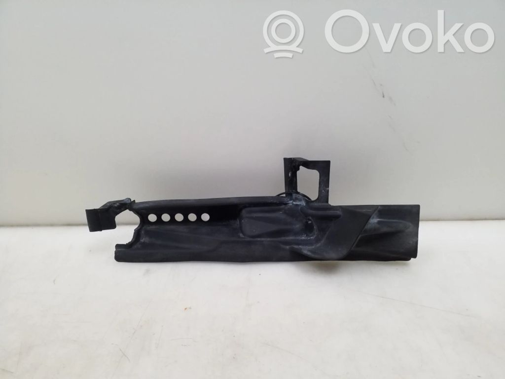 Muu moottoritilan osa   6939721