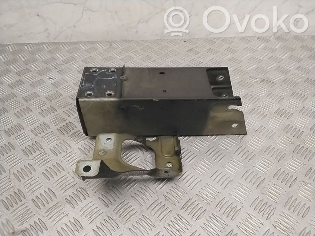 Tesla Model 3 Bridă fixare aripă față 
