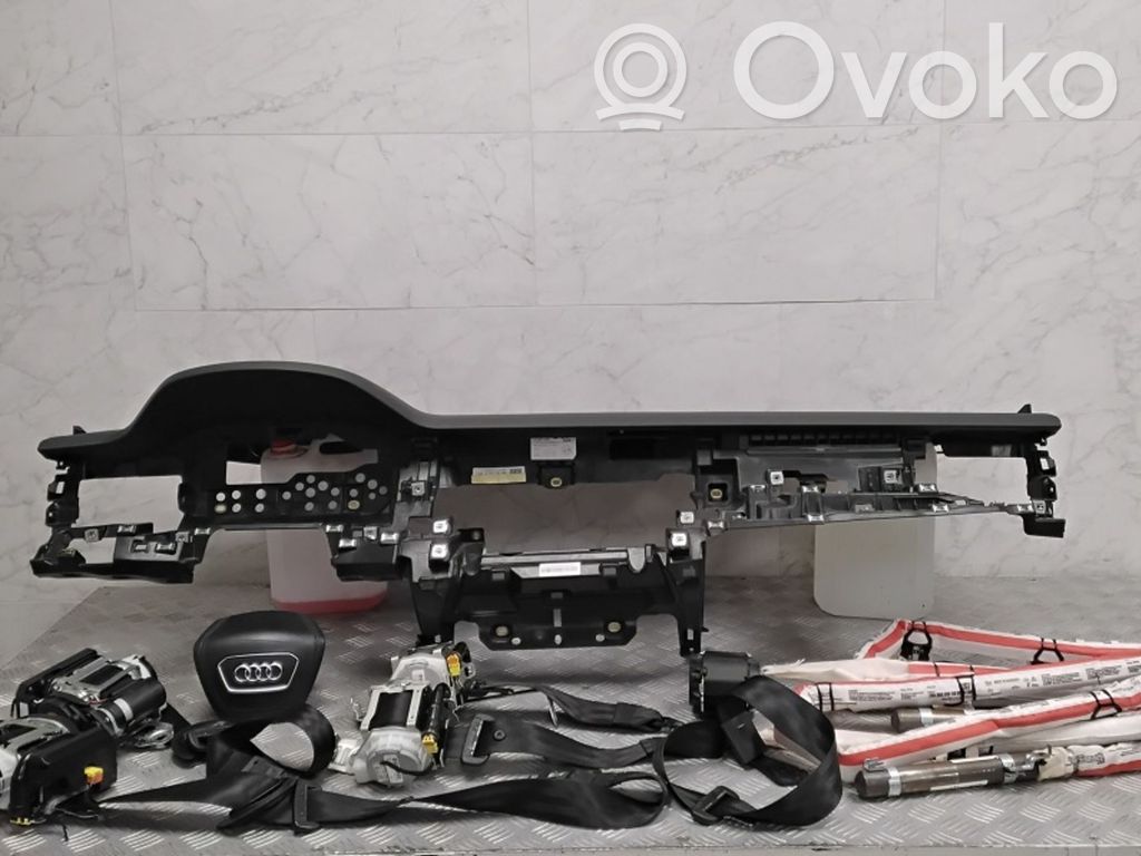 Audi A8 S8 D5 Drošības spilvenu komplekts ar paneli 