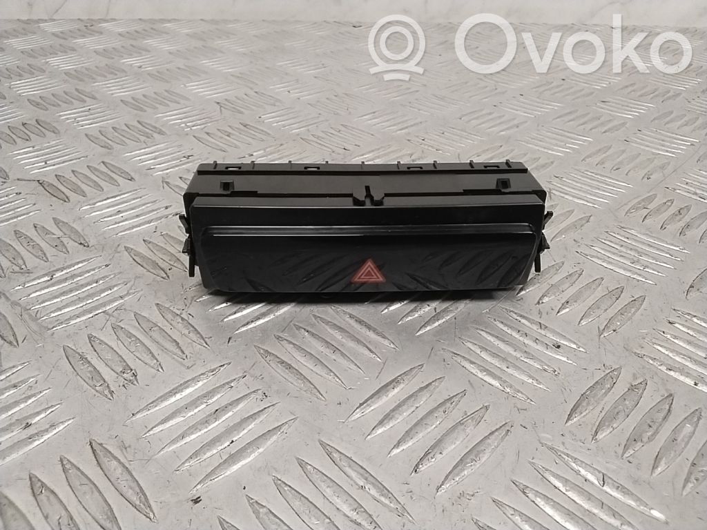 Audi Q4 Sportback e-tron Hazard light switch 