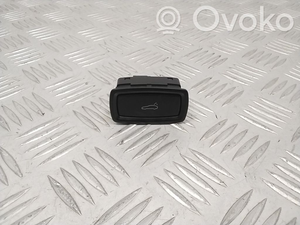 Porsche Cayenne (92A) Tailgate/boot open switch button 
