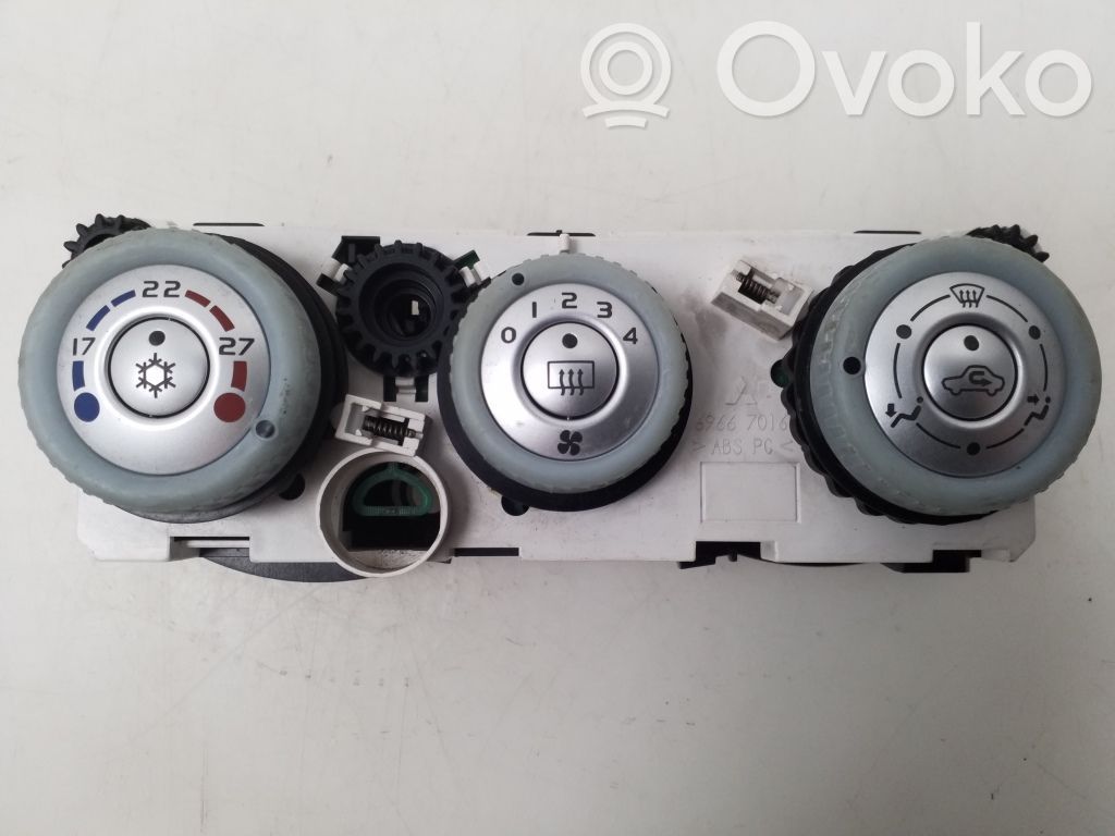 Mitsubishi Colt Air conditioner control unit module 
