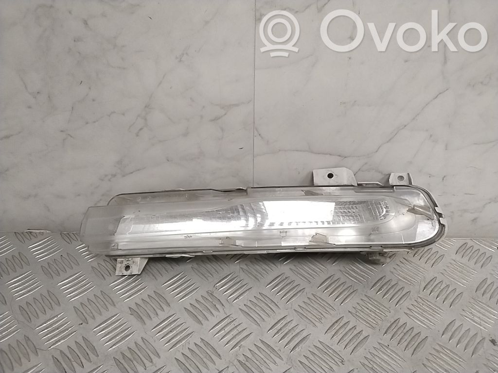 Volvo V40 Etusumuvalo 