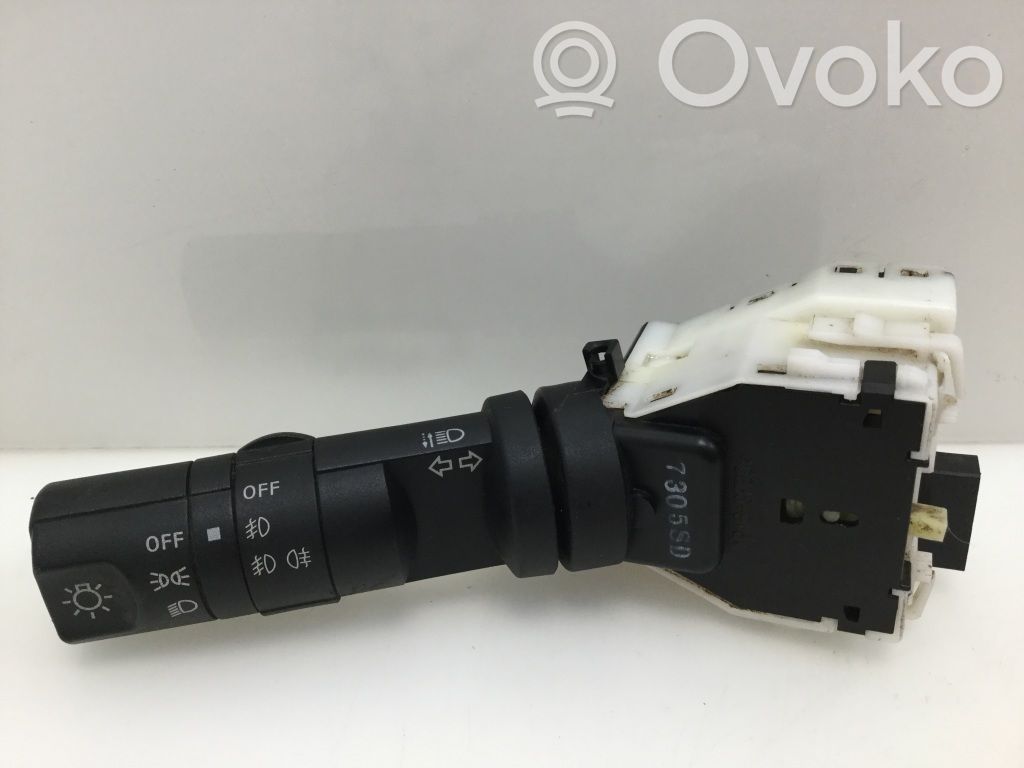 Nissan Navara Interruptor/palanca de limpiador de luz de giro 