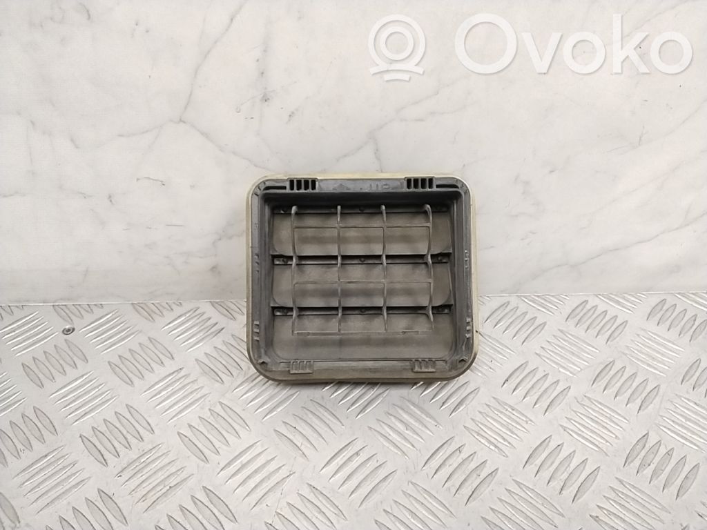 Grill / Wlot powietrza błotnika przedniego   97510AA000