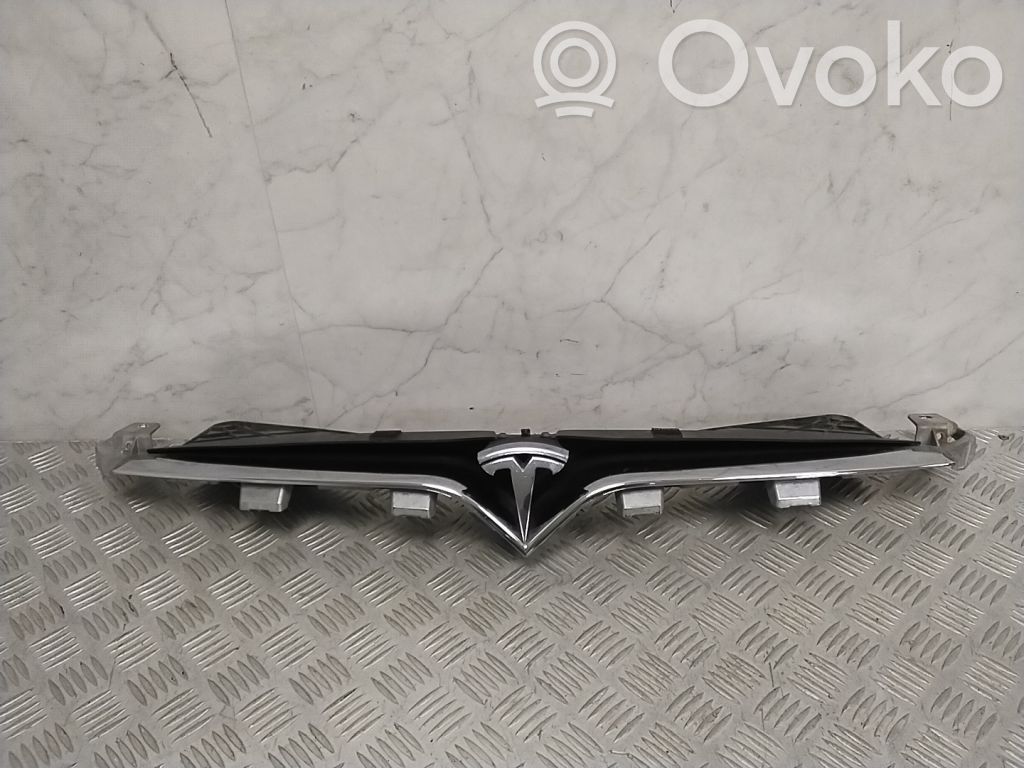 Tesla Model S Front grill 