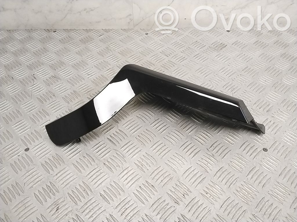 KIA Niro Rear light trim 