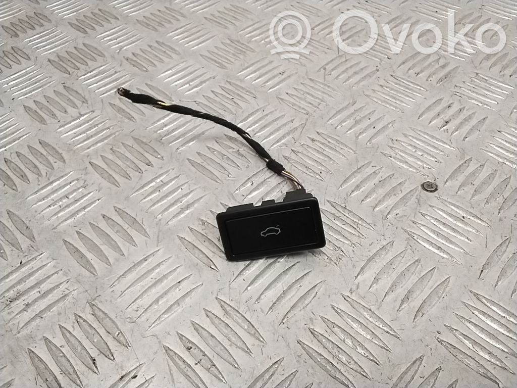 Volkswagen PASSAT B8 Tailgate/boot open switch button 