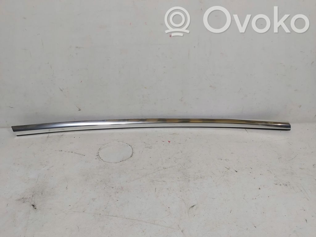 Tesla Model 3 Etuoven lasin muotolista 