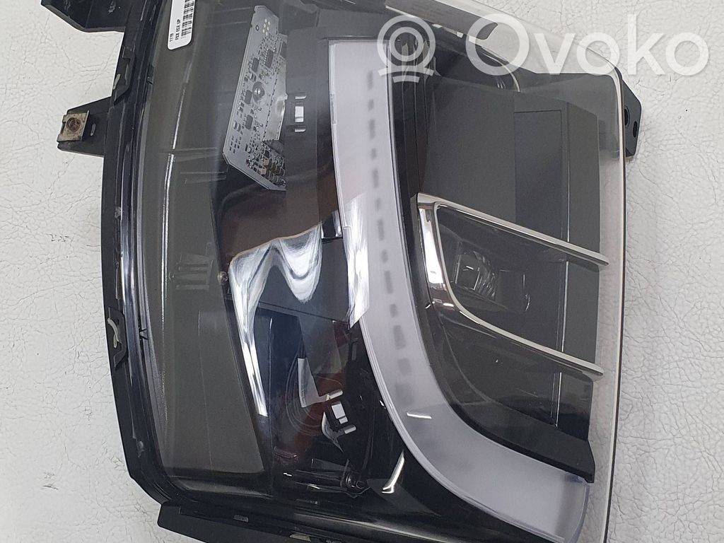 Miglas lukturis priekšā   TESLAX