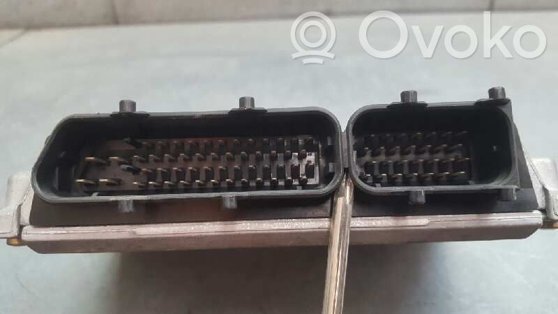 Volkswagen PASSAT B5 Engine control unit/module 
