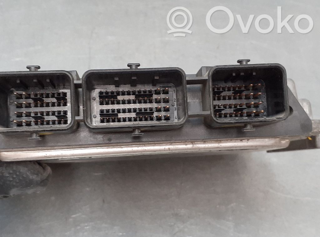 Unidad de control/módulo del motor   6M5112A650NB