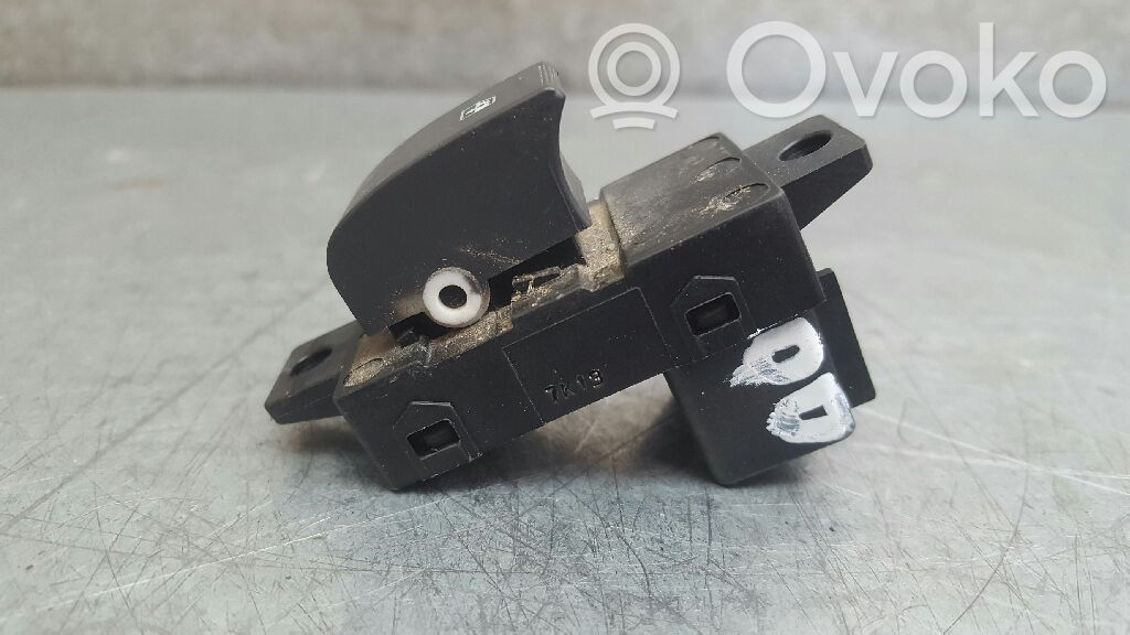 Opel Meriva A Interruptor del elevalunas eléctrico 