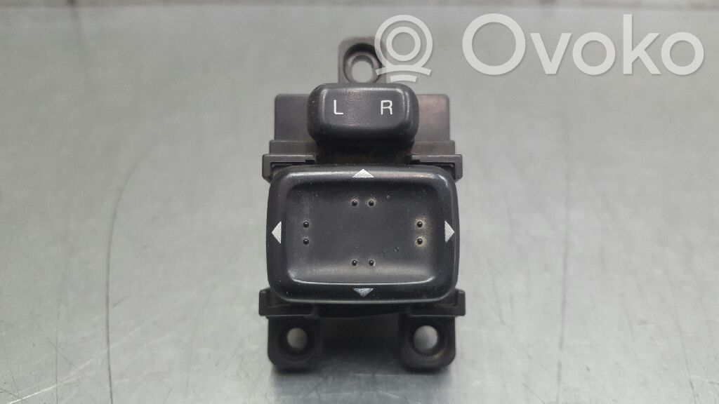 Interruptor del espejo lateral   GJ6A66600