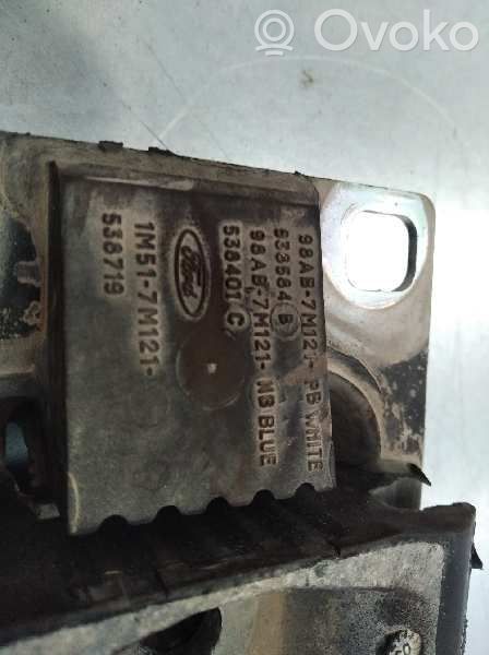 Ford Focus Engine mount bracket 