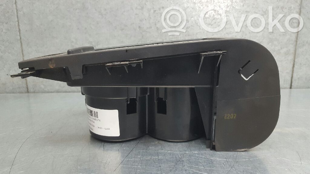 Mittelkonsole   51168402941