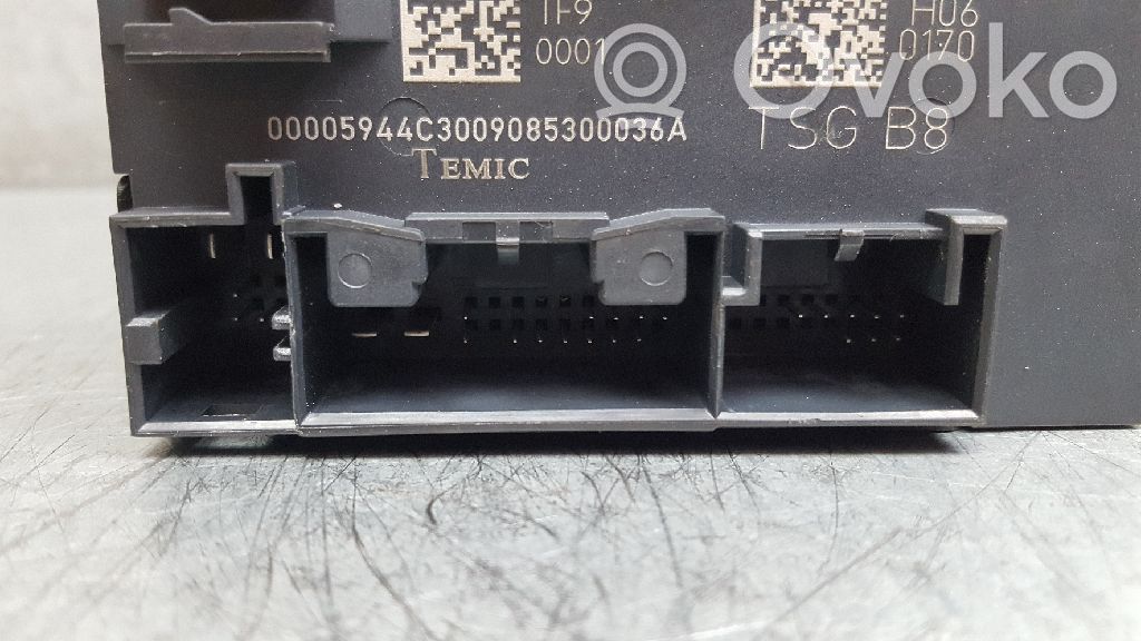 Audi A4 S4 B8 8K Centralina/modulo chiusura centralizzata portiere 