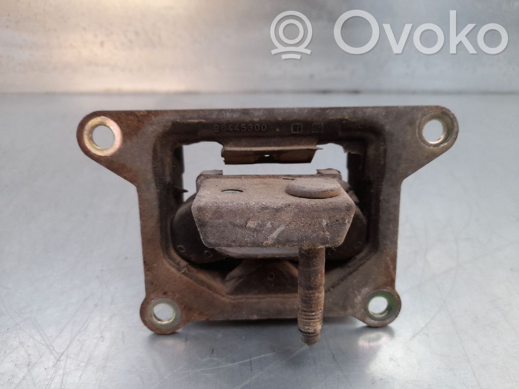 Opel Corsa B Dzinēja spilvens 