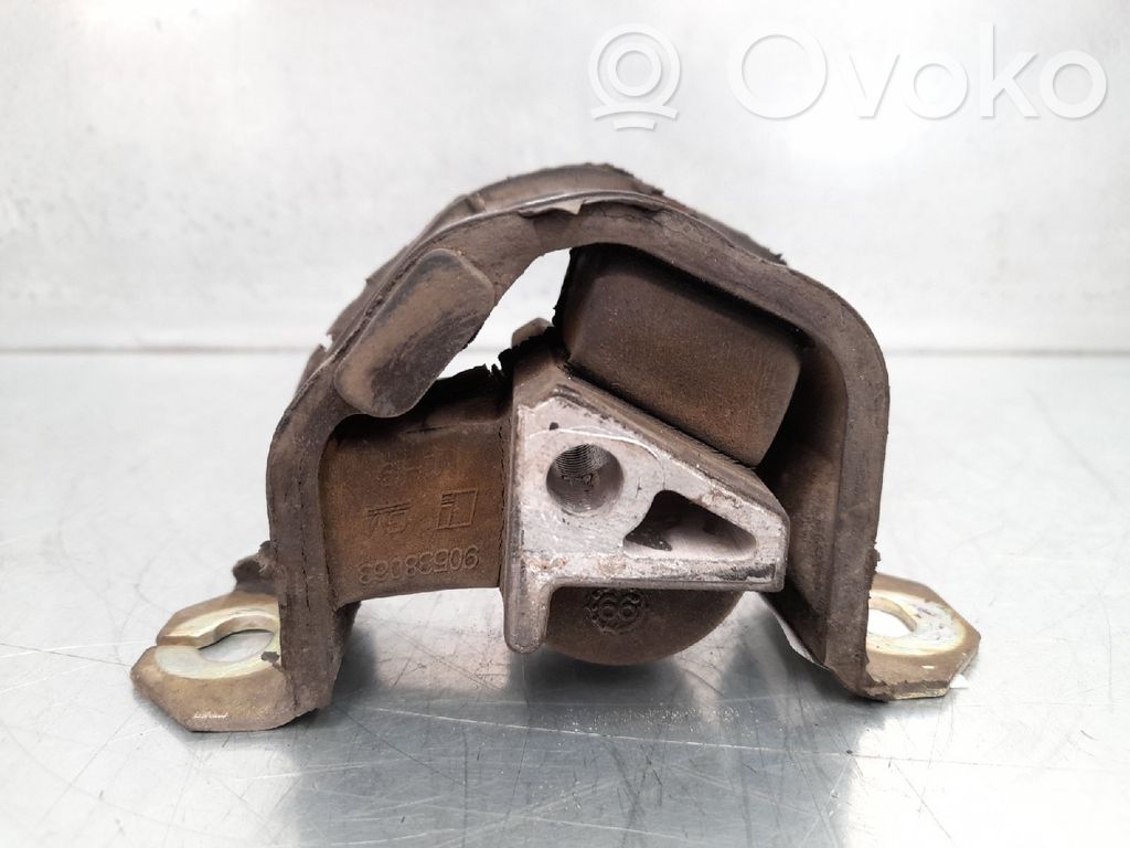 Opel Corsa B Moottorin kiinnikekorvake 