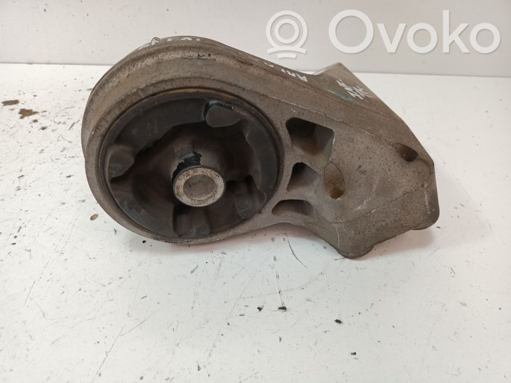 Engine mount bracket   X04134