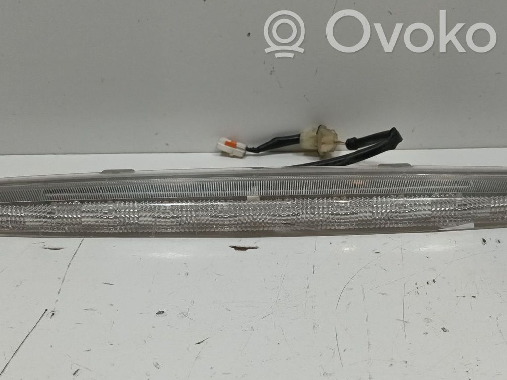 Kolmas/lisäjarruvalo   EH6651580