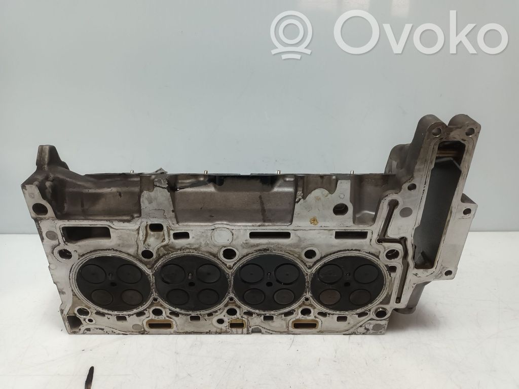 Culata del motor   779767806