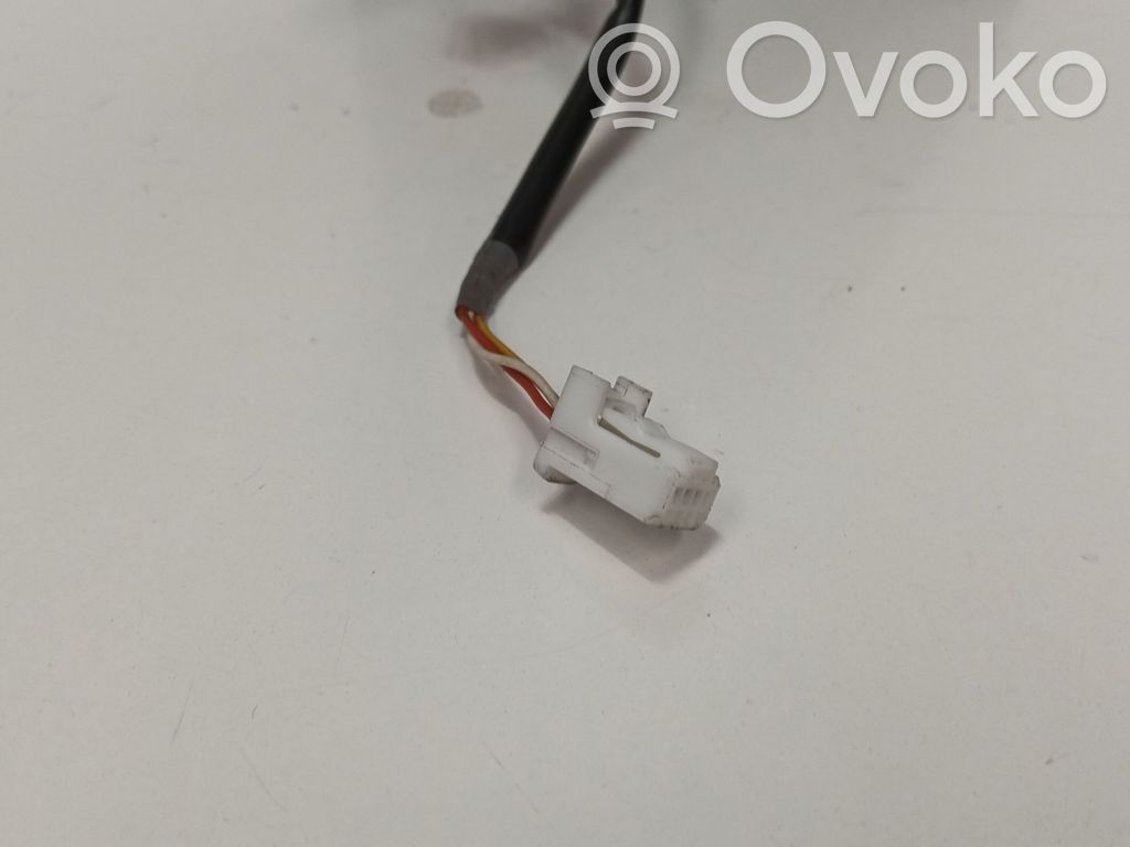 Etuoven sähköinen sivupeili