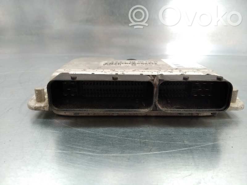 Unidad de control/módulo del motor   038906012BB