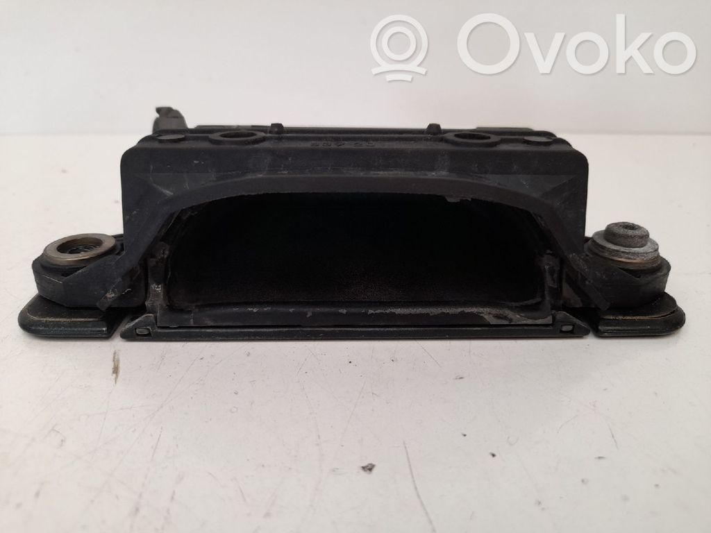 Manecilla externa puerta trasera   4A0839205