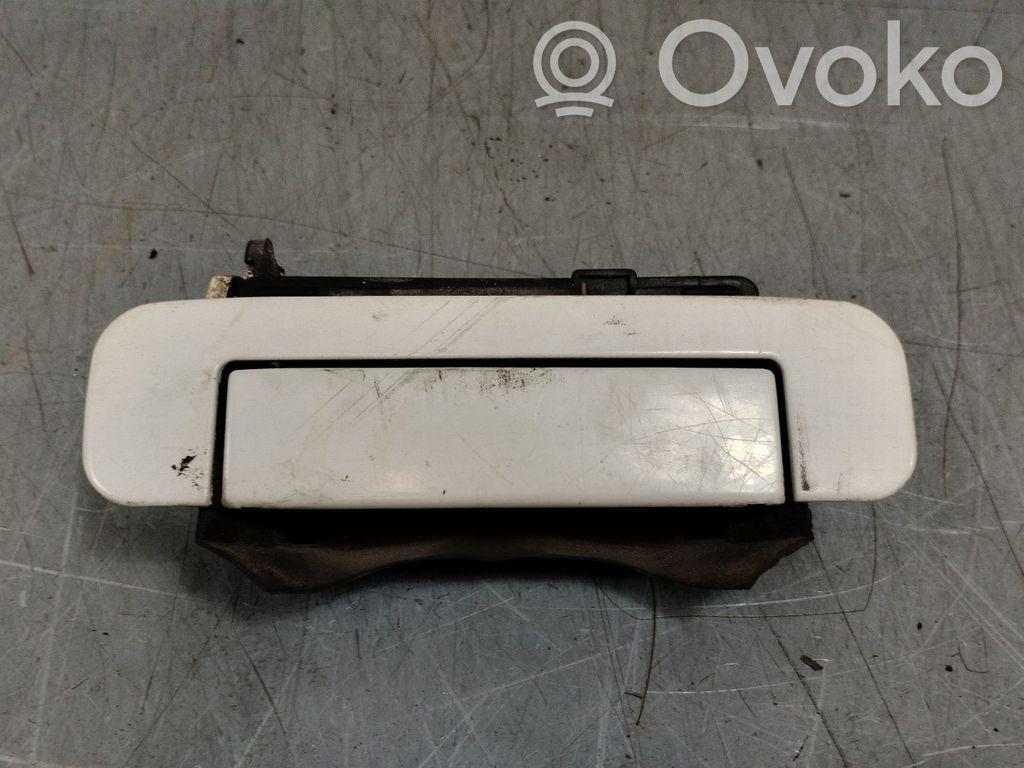 Audi 100 S4 C4 Takaoven ulkokahva 