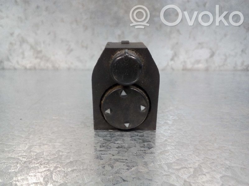 Sivupeilin kytkin   8D0959565A