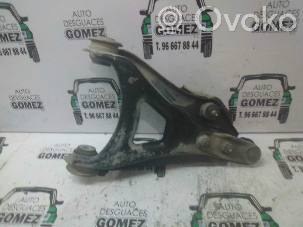 Renault Clio II Basculă inferioară față 