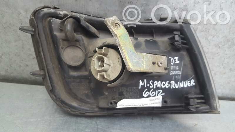 Mitsubishi Space Runner Scheinwerfer 